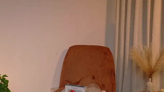 CamiRosse18 - 1 finger In Pussy😍❤️🥰