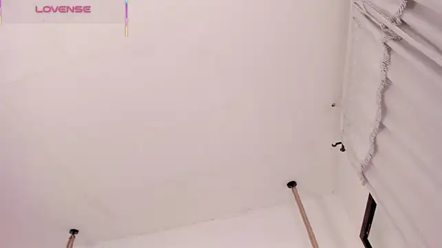 Oriana_Guzman - Make my ass red with spanks 💘