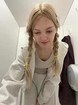 Elsawhere - rub rub rub naked pussylips