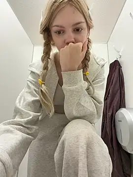 Elsawhere - rub rub rub naked pussylips