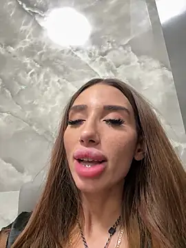 BlueEyes_BB - Sloppiest blowjob from your queeeeen