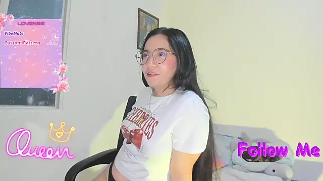 Litle_mily_ - 2 fingers in pussy
