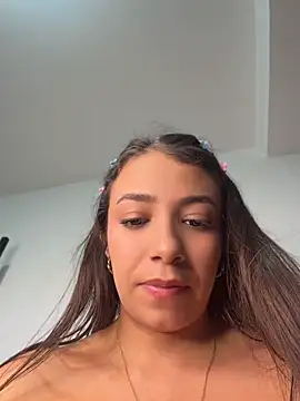 Hall_16 - Dildo in pussy + Squirting