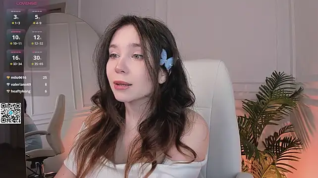 Llina_gloww - do you wanna to slap me?