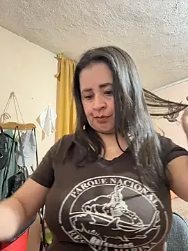 Latinfemale - make me naked/22 tks control lush x 1min
