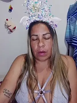 LaIndia1 - Show de ass dos dedos dentro