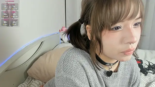 Nixiee - slap boobs by whip