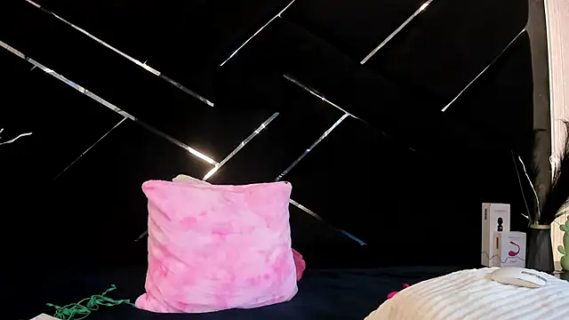 Victoria_Rossy - fuck my pussy in missionary♥