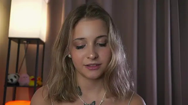 LoveSeekins - take off my skirt + bounce my ass