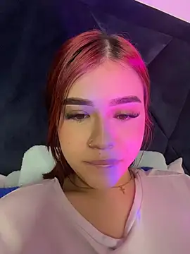 Lily_Woodz - show de pussy+ zoom+ saliva🥵😏