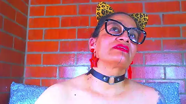 Taylor-hardcore - My Lush is vibrating, I’m shaking my tit