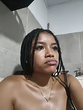 Natalia-Aurora - open pussy in closeup 🥵
