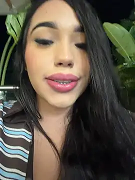 SofiaWildee - Touch my boobs