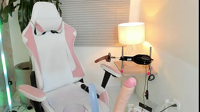 Littlee_Emily18 - Pls fuck me hard- go crazy pvt