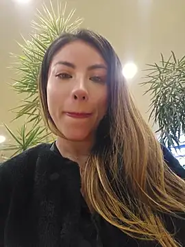 Karen_San_Miguel - Flash tits in public + spit tits 😈