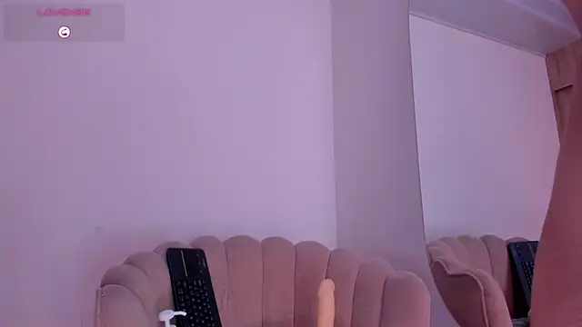 Caroliinna_ - Spanks Ass Till Red