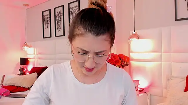 Alanna_Valmont - Erotic and naked dance for you 🥵😈