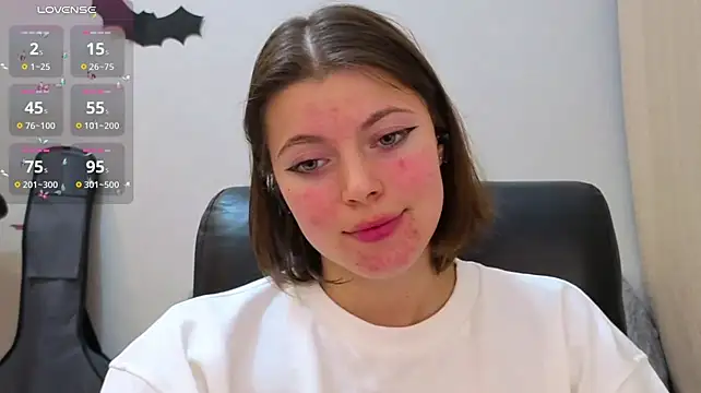 LoriYates - play in panties with your hand