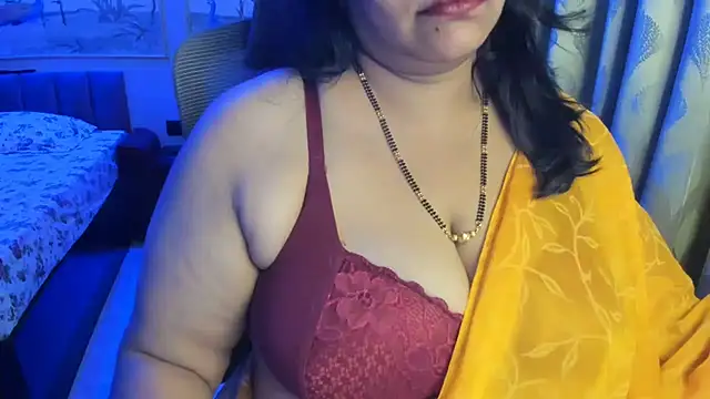Tarivishu11 - french kiss with open boob