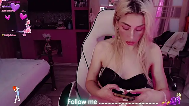 AnnieGOld_'s Live XXX Chat