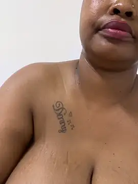 Pinkypie_Busty
