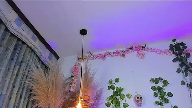 Quiinn_bx - 💖CAMELTOE + RUB CLIT OVER MY PANTIES🍒✨