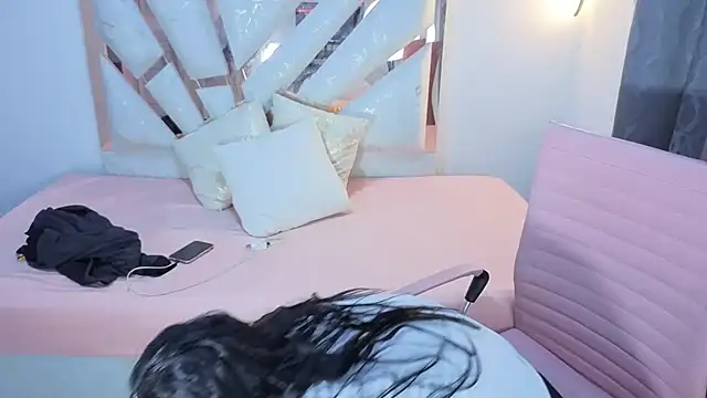 Gabycutee - To open the door to my room and touch my