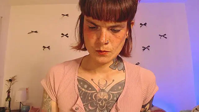 Alessamoth - Streaptease and blowjob at goal!