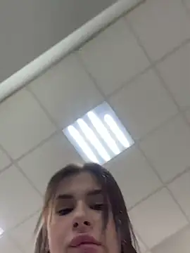 MiraReach - Pussy massage in cafe 👅👅