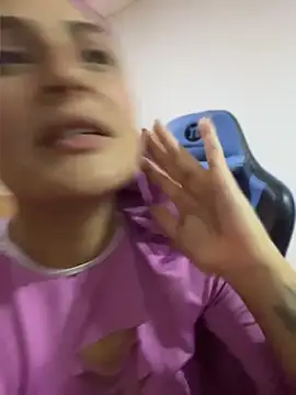 Aisha_k - I rub my ass and it throbs.