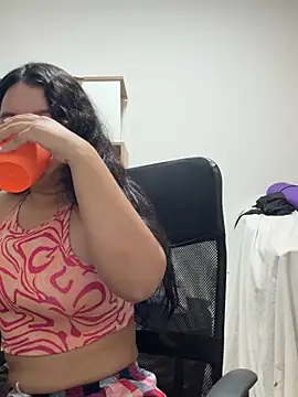 Pretty_Isadora - Silencio, personas cerca