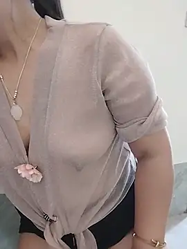 Kelly-sex69 - Let's go shopping together.