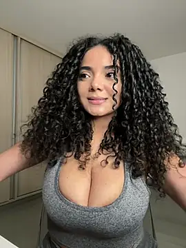 Curlyierr - UNDRESS AND GET NAKED