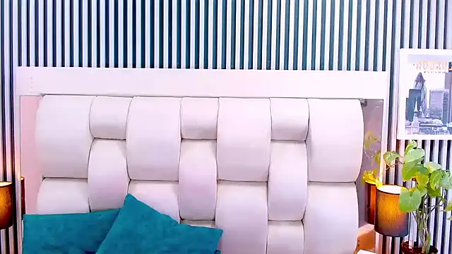 Sarah_cream