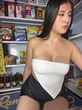 StrawberryPink_ - SHOW BOOBS IN THE STORE