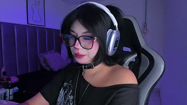 Kitty_Gang - Ride dildo watching my ass up close 🔥