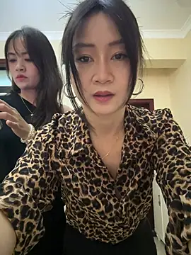 Huihui_520 - 撞到下巴痛痛，哥哥心疼宝宝