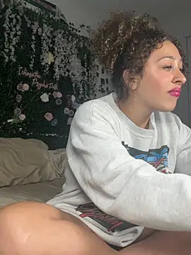 LyraCovee - Take my pants off❤️✨