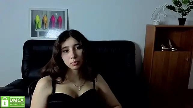 Cherryo_bloom76 - Apply body lotion