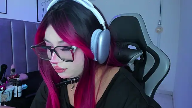 Kitty_Gang - Ride dildo watching my ass up close 🔥