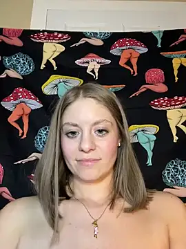 KatelynBabbyy - Strip me nakeddd