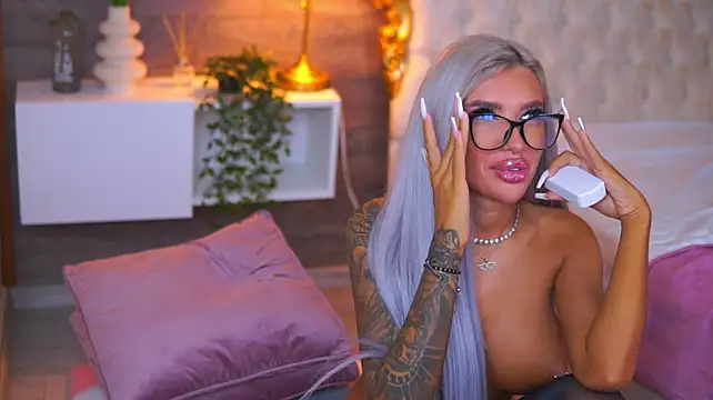 Juicy_Jessye - dildo fuck missionary😈