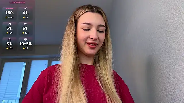 LunarMirage - spread spussy lips in close