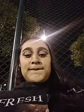 Mia_skyy18 - Show tits On the street 🍒