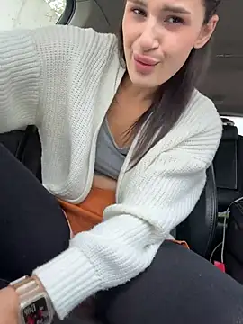 MiraReach - Fingering pussy in cafe ❤️