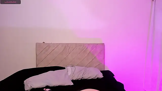 Kharla_Marin - completely naked + 3 min control😈