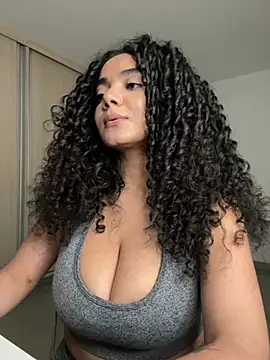 Curlyierr - UNDRESS AND GET NAKED