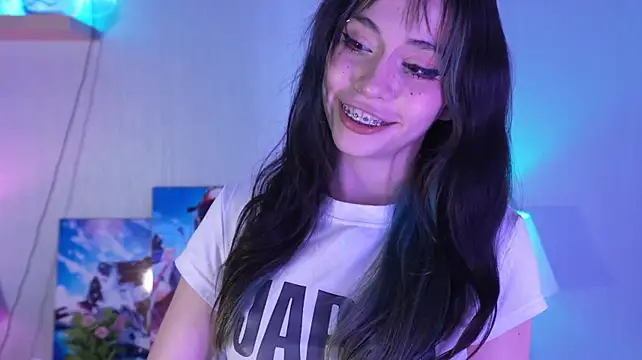 Kitticam - Domi in my clit + squirt 🍆💦