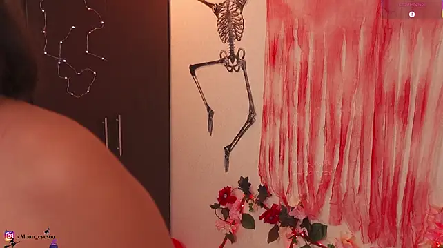 Moon_eyes - Put oil on your buttocks & twerk x 6 min