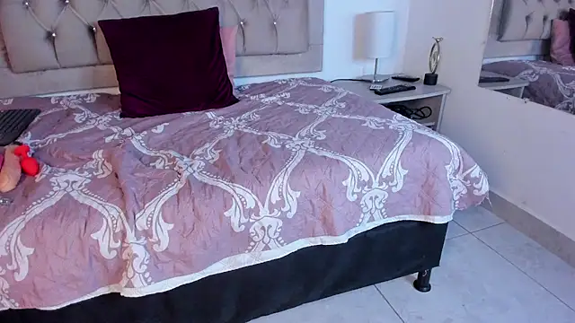 Aria_rose5 - plug anal